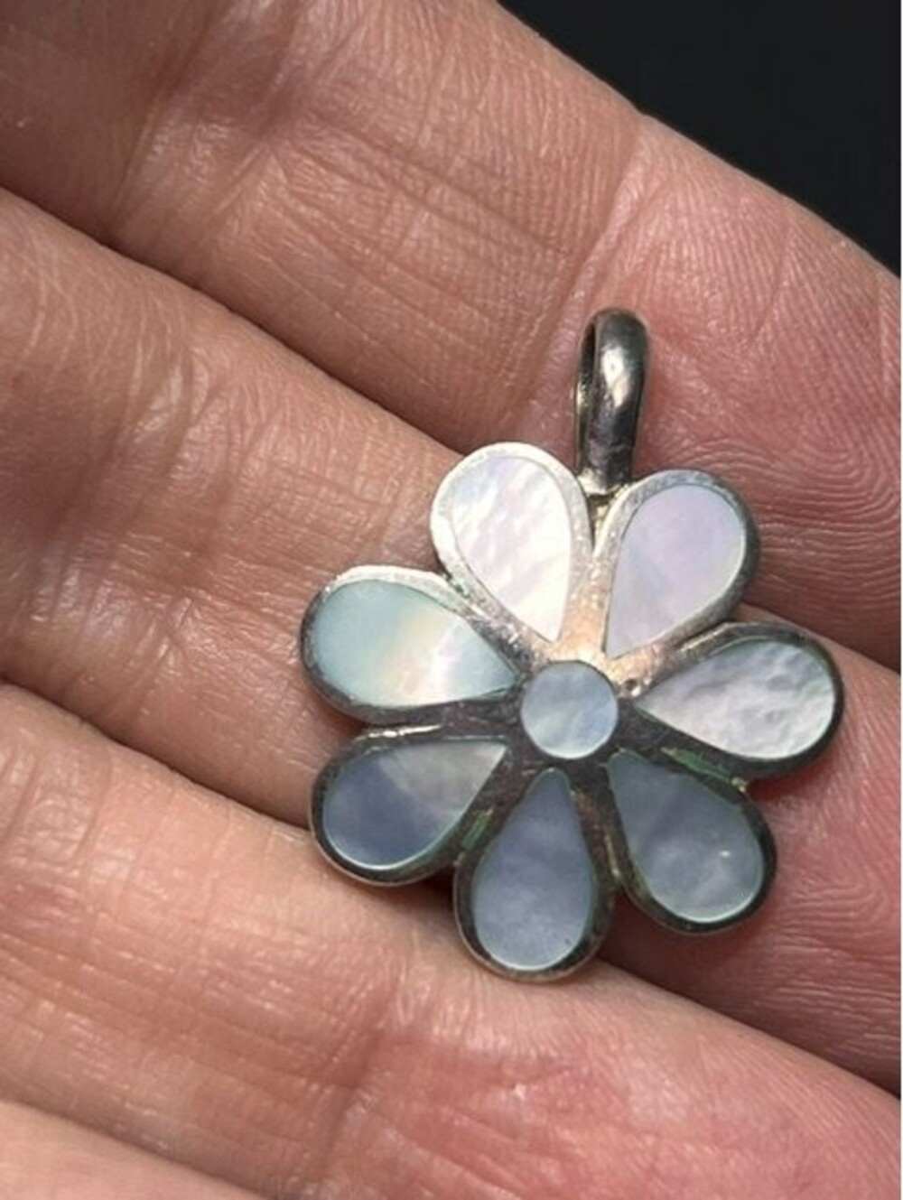 B6893 Sterling Silver IBB 925 Mother of Pearl Inlay Flower Pendant 4.2g 1"
